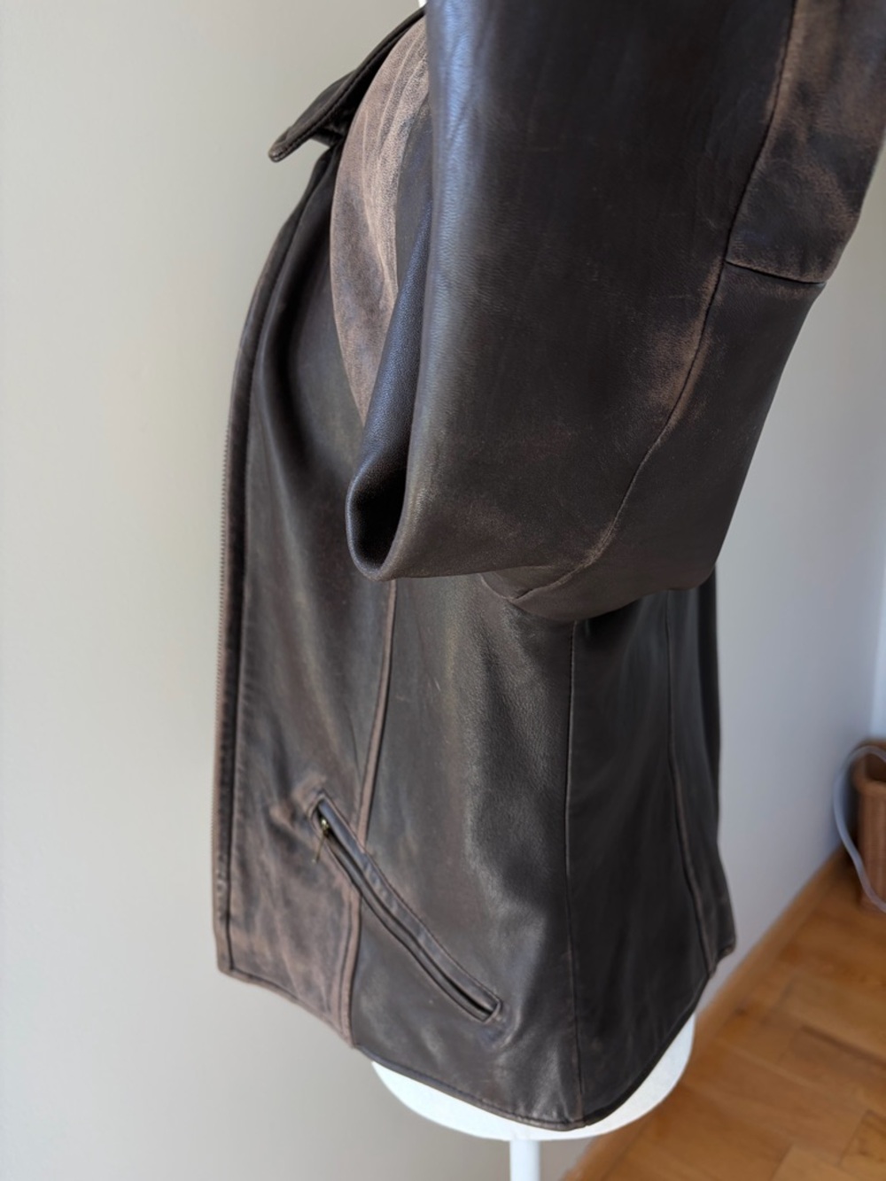 VTG Lord & Taylor Classic Brown Leather Bomber Jacket Zip Front Women’s 4 - Picture 10 of 13